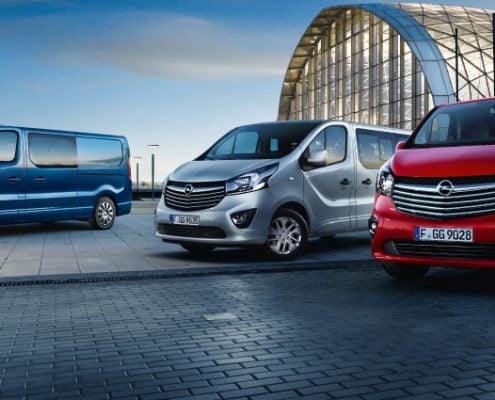 Opel Vivaro és una furgoneta de 9 places pensada per transportar persones i equipatge.